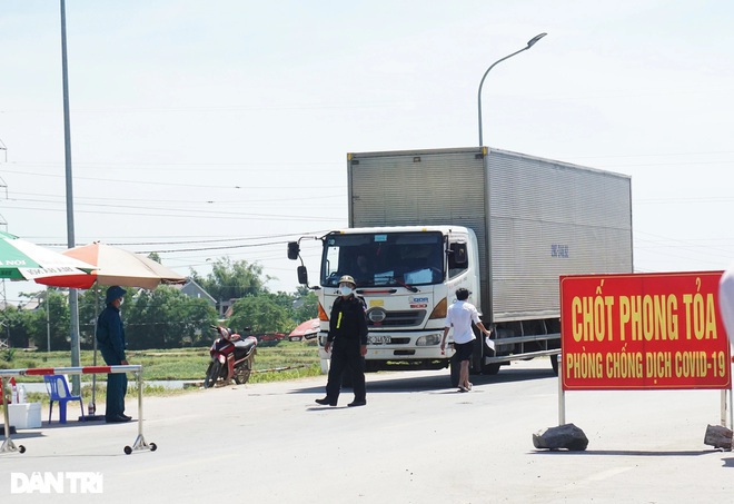 Lập tổ công tác đặc biệt xử lý gấp việc thông thương ở điểm nóng Covid-19 - 1