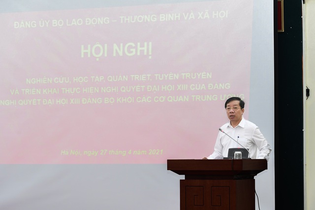 Mỗi cán bộ, đảng viên phải nghiêm túc nghiên cứu, học tập Nghị quyết - 1