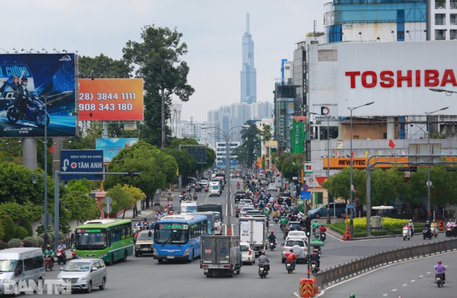 Giàu nhất nước nhưng người dân TPHCM  sở hữu xe hơi thua xa tỉnh lẻ - 1