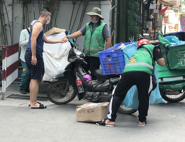 Người vận chuyển kiếm tiền triệu mỗi ngày giữa mùa dịch - 2